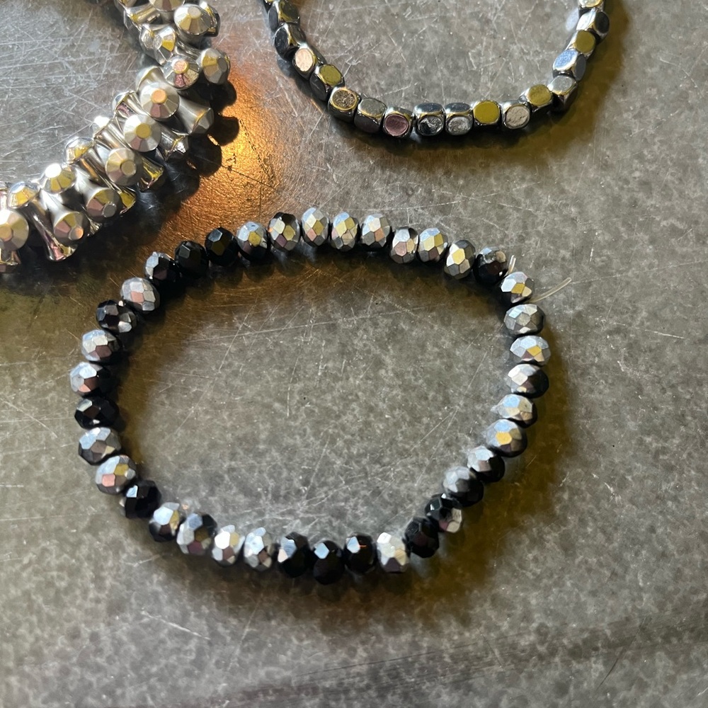 Bundle of 6 beaded unique bracelets metallic - Picture 6 of 13